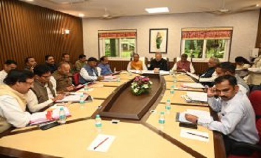 विधायकों एवं पूर्व विधायकों की सुविधाओं के संबंध में  विधानसभा अध्यक्ष डॉ. रमन सिंह की अध्यक्षता में एक उच्च स्तरीय समिति की हुई बैठक 