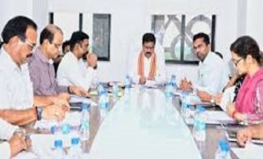 महिलाओं की सुरक्षा के लिए सभी जिलों में खुलेंगे महिला पिंक थाने, डिप्टी सीएम विजय शर्मा ने तैयारियों की समीक्षा की