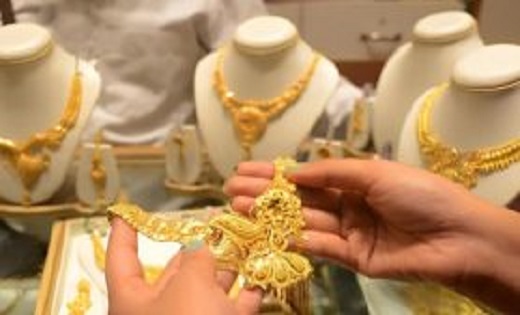 Gold price: सोने की कीमतों में तेज गिरावट,5000 रुपये प्रति द... - CG Sandesh