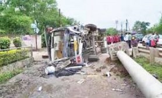 बिलासपुर में भीषण सड़क हादसा, यात्रियों से भरी बस अनियंत्रित ... - CG Sandesh