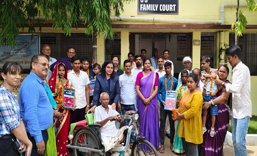 बेमेतरा के कुटुंब न्यायालय में लगाई गई लोक अदालत, कई परिवारो... - CG Sandesh