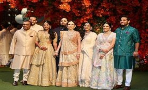 2500 से ज्यादा डिश, क्लासिकल म्यूज़िक, स्पेशल ड्रेस कोड, एकद... - CG Sandesh