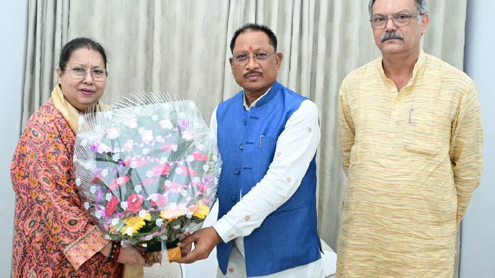 मुख्यमंत्री विष्णु देव साय से सांसद एवं कवर्धा राजपरिवार की ... - CG Sandesh