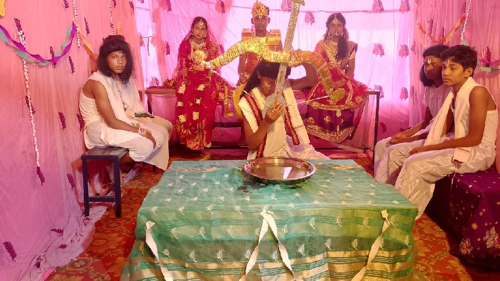 बसना : सरस्वती शिशु मंदिर विद्यालय में हर्षौल्लास के साथ मना... - CG Sandesh