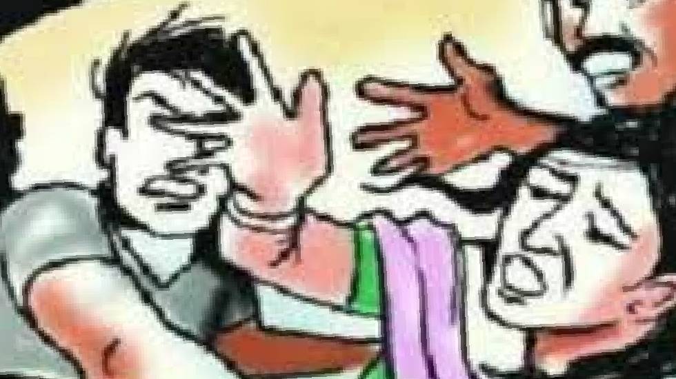 पटेवा : बाप-बेटे ने महिला के साथ की मारपीट - CG Sandesh