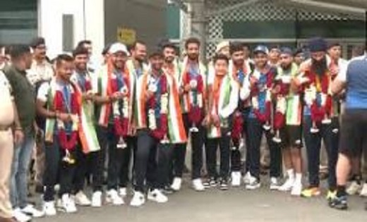 Paris Olympics: कांस्य पदक जीतकर स्वदेश लौटी भारतीय हॉकी टीम... - CG Sandesh