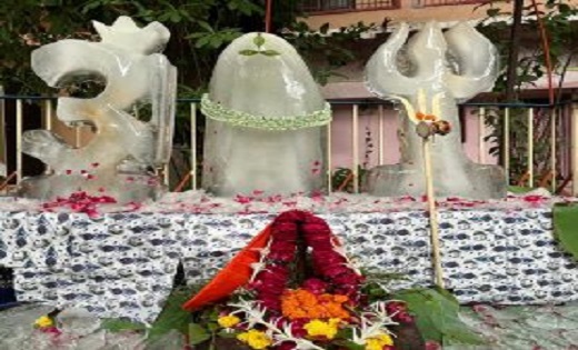 हरेली त्यौहार पर दत्तात्रेय मंदिर में भोलेनाथ व दत्त प्रभु का दुग्धभिषेक व अद्भुत श्रृंगार