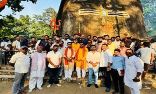 केंद्रीय राज्य मंत्री तोखन साहू ने भूतेश्वरनाथ मंदिर में किय... - CG Sandesh