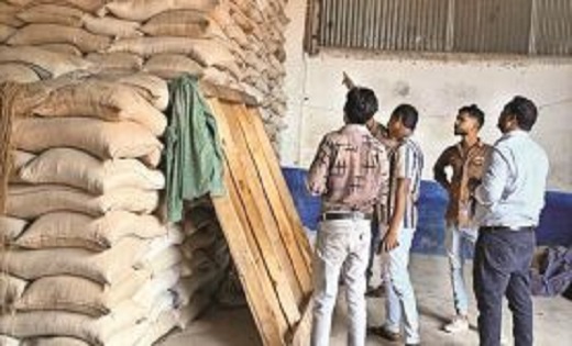 खाद्य विभाग ने छत्‍तीसगढ़ के तीन राइस मिलरों के ठिकानों पर मारा छापा, 9.43 करोड़ का धान और चावल जब्त