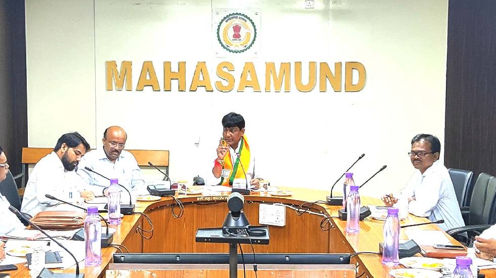 महासमुंद : जिला जल उपयोगिता समिति की बैठक में खरीफ फसल सिंचा... - CG Sandesh