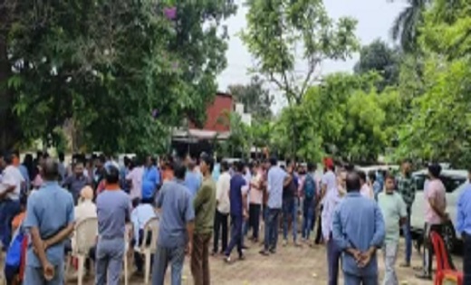 बलौदाबाजार हिंसा : विधायक देवेंद्र यादव के घर पहुंची पुलिस, ... - CG Sandesh