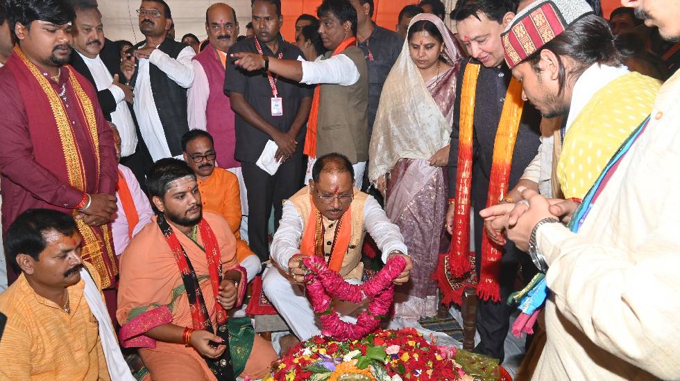 महासमुंद : मुख्यमंत्री विष्णुदेव साय रूद्रामहाभिषेक हवन पूजन... - CG Sandesh