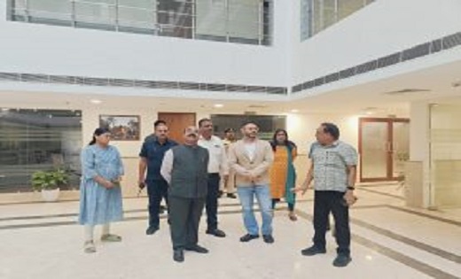 उपमुख्यमंत्री अरुण साव का नई दिल्ली के ट्राइबल यूथ हॉस्टल का निरीक्षण और छात्रों से संवाद