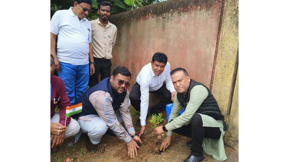 स्वतंत्रता दिवस पर शासकीय चिकित्सा महाविद्यालय संबद्ध चिकित्... - CG Sandesh