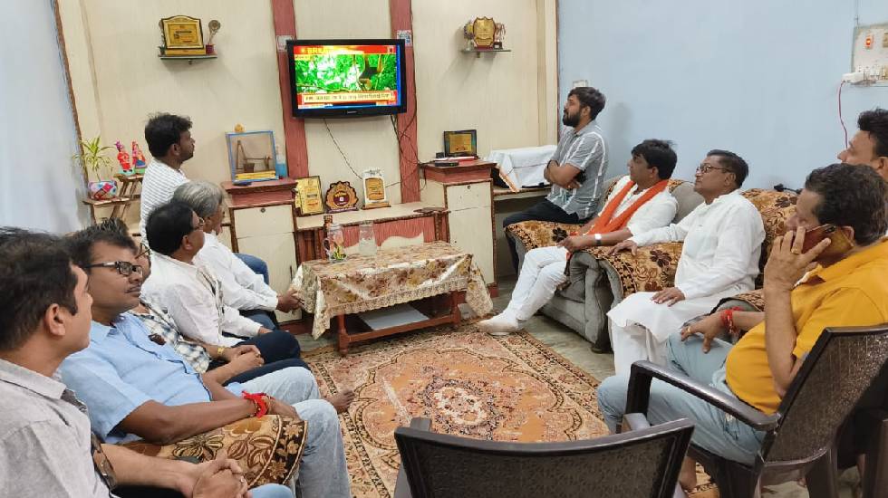 महासमुंद : विधायक योगेश्वर राजू सिन्हा ने सुनी प्रधानमंत्री ... - CG Sandesh