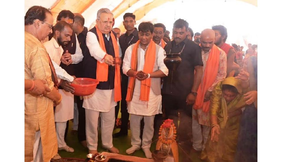 विधानसभा अध्यक्ष डॉ. रमन सिंह महासमुंद में रूद्र महाभिषेक मे... - CG Sandesh