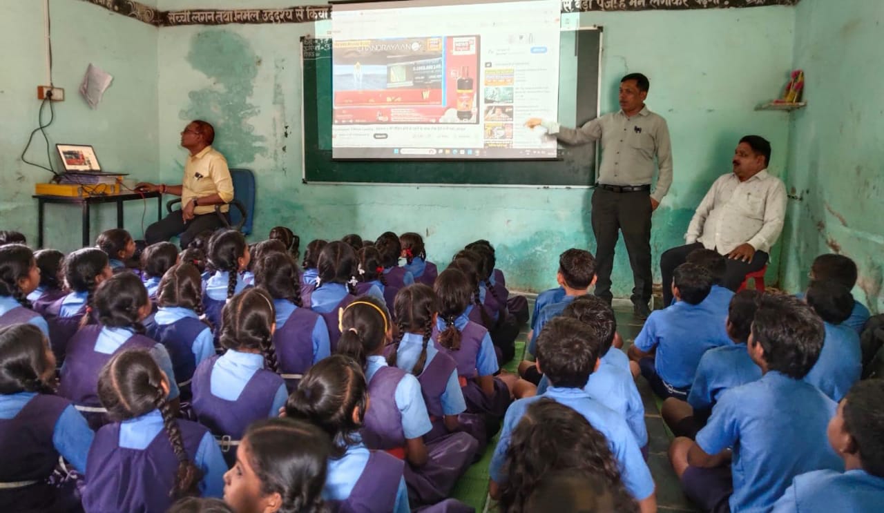 बसना : बंसुला स्कूल में मनाया गया राष्ट्रीय अंतरिक्ष दिवस - CG Sandesh