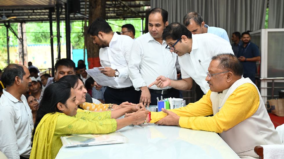 मुख्यमंत्री ने हर घर तिरंगा कार्यक्रम का किया शुभारंभ, जनदर्... - CG Sandesh