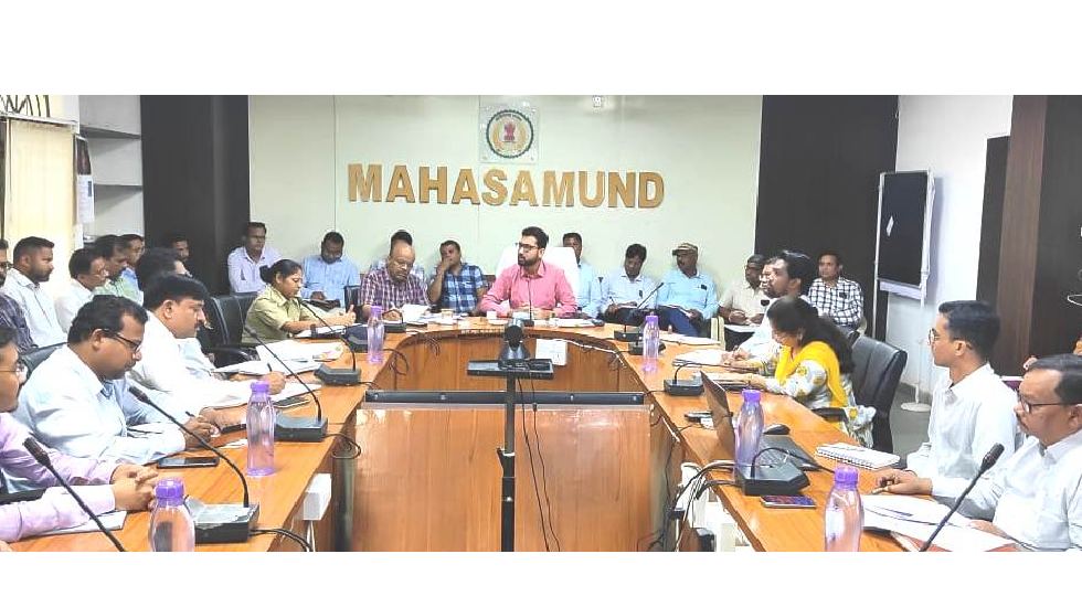 महासमुंद : कलेक्टर विनय कुमार लंगेह ने ली 15 अगस्त की प्रारं... - CG Sandesh