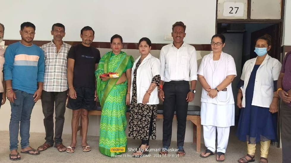 सरायपाली : जनपद पंचायत अध्यक्ष कुमारी भास्कर ने अस्पताल के क... - CG Sandesh