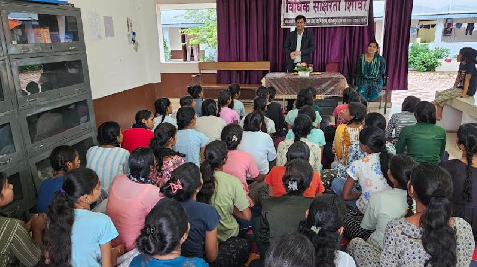 महासमुंद : ’’विश्व आदिवासी दिवस’’, आश्रम और छात्रवासों में आ... - CG Sandesh