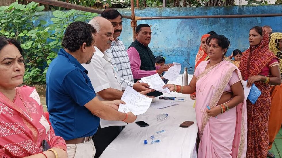 महासमुंद : अल्प समय में ही नागरिकों की समस्या का समाधान किया... - CG Sandesh