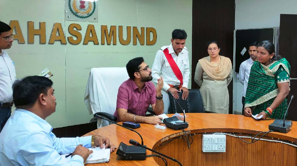 महासमुंद : कलेक्टर जन चौपाल में मिले 14 आवेदन - CG Sandesh