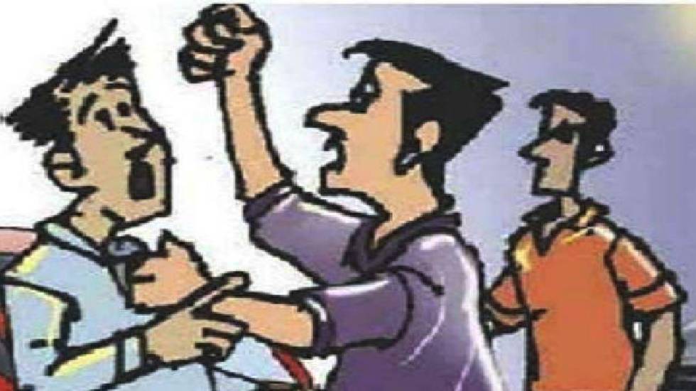 पटेवा : खेत में गाय-बैल चरने की बात पर दो लोगों में मारपीट