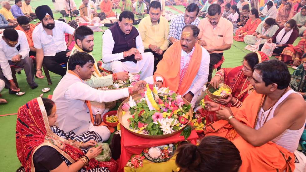 महासमुंद : श्रावण मास के तृतीय सोमवार को महारुद्राभिषेक में ... - CG Sandesh
