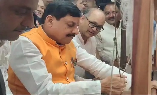 मुख्यमंत्री मोहन यादव का चंदेरी में अनोखा अनुभव, बुनकरों से ... - CG Sandesh