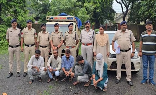 गांजा तस्करों के एक बड़े रैकेट का भंडाफोड़, महिला सहित 5 गिर... - CG Sandesh