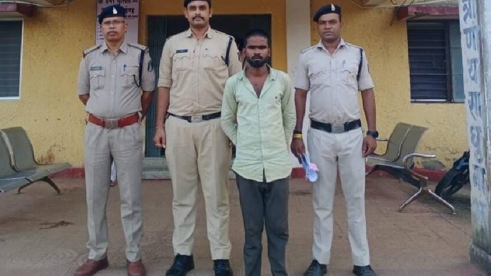 CG : लिफ्ट देने के बहाने सुनसान इलाके में लेजाकर महिला से दु... - CG Sandesh