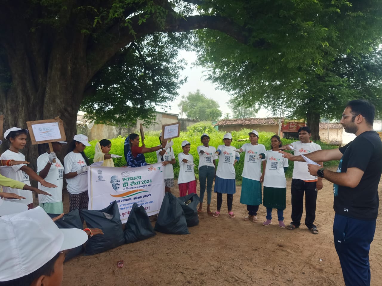 महासमुंद : ग्राम पंचायत सिरी में चलाया गया स्वच्छता ही सेवा ... - CG Sandesh