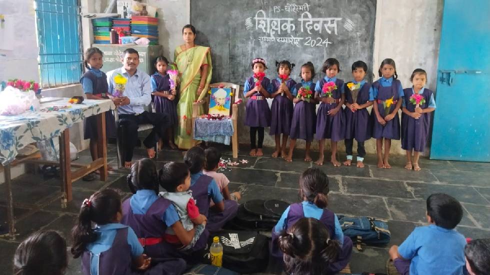 बसना : शासकीय प्राथमिक शाला छोटेटेमरी में धूमधाम से मनाया गय... - CG Sandesh