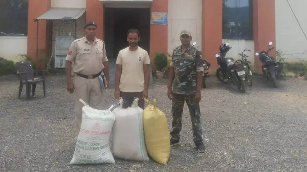 सिंघोड़ा : वेयर हाउस में हुई चोरी के मामले में एक आरोपी गिरफ... - CG Sandesh