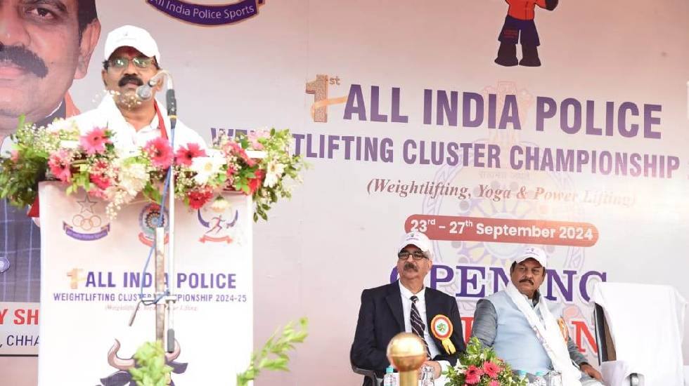 गुजरात तट के पास अरब सागर में भारतीय कोस्ट गार्ड का हेलीकॉप्... - CG Sandesh