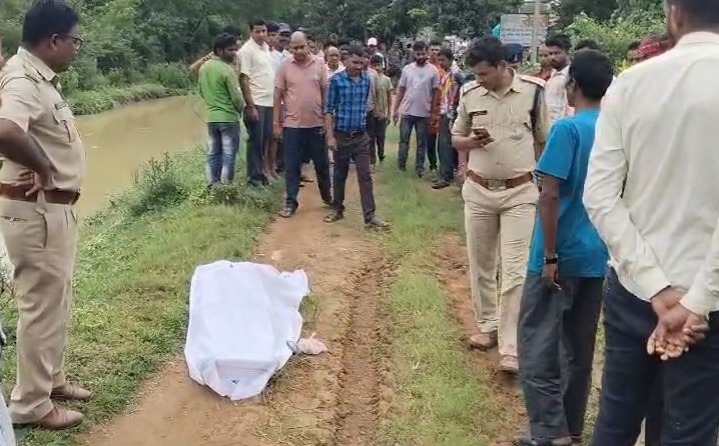 CG : नहर में तैरता मिला पुरुष का अज्ञात शव, इलाके में फैली स... - CG Sandesh