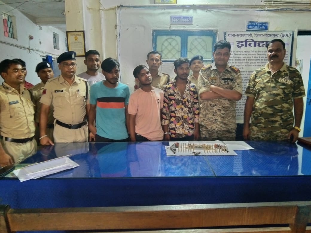 महासमुंद : फिल्मी स्टाइल में कट्टे की नोक पर लूटपाट करने वाल... - CG Sandesh