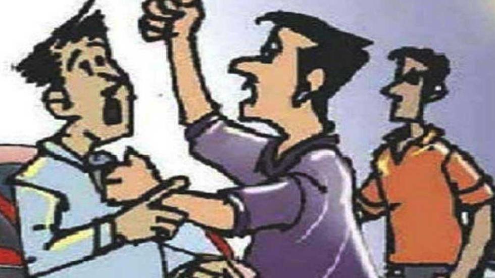 महासमुंद : समाज प्रमुख के साथ अश्लील गाली गलौच कर मारपीट, दी... - CG Sandesh