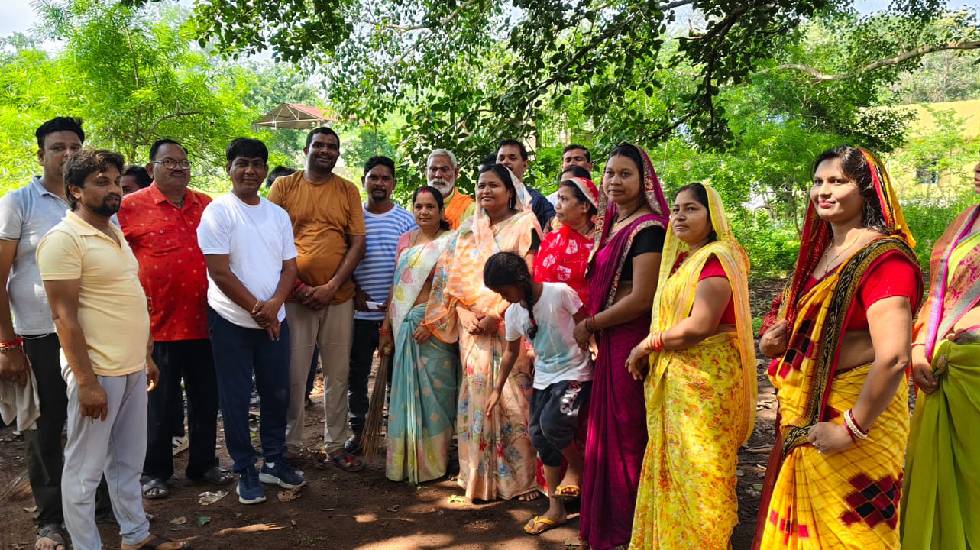 महासमुंद : स्वच्छता ही सेवा अभियान पखवाड़ा के तहत विधायक ने ... - CG Sandesh