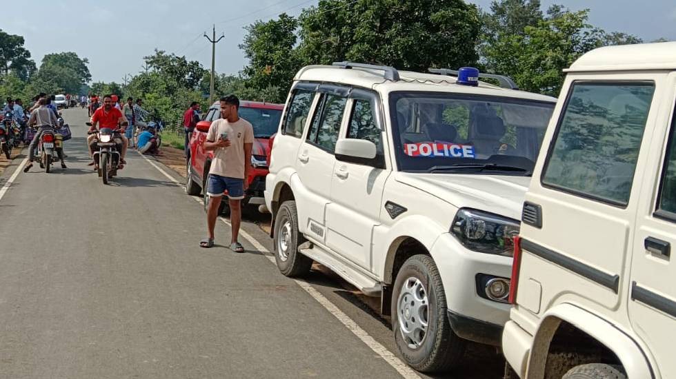 पिथौरा : खेत के मेड़ में शव मिलने के बाद खेत के मालिक ने खाया... - CG Sandesh