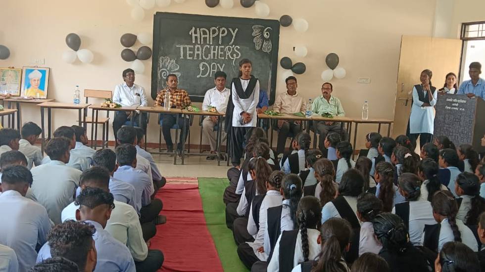 जोबी कॉलेज में विद्यार्थियों द्वारा भव्य आयोजन, गुरुजन गदगद - CG Sandesh