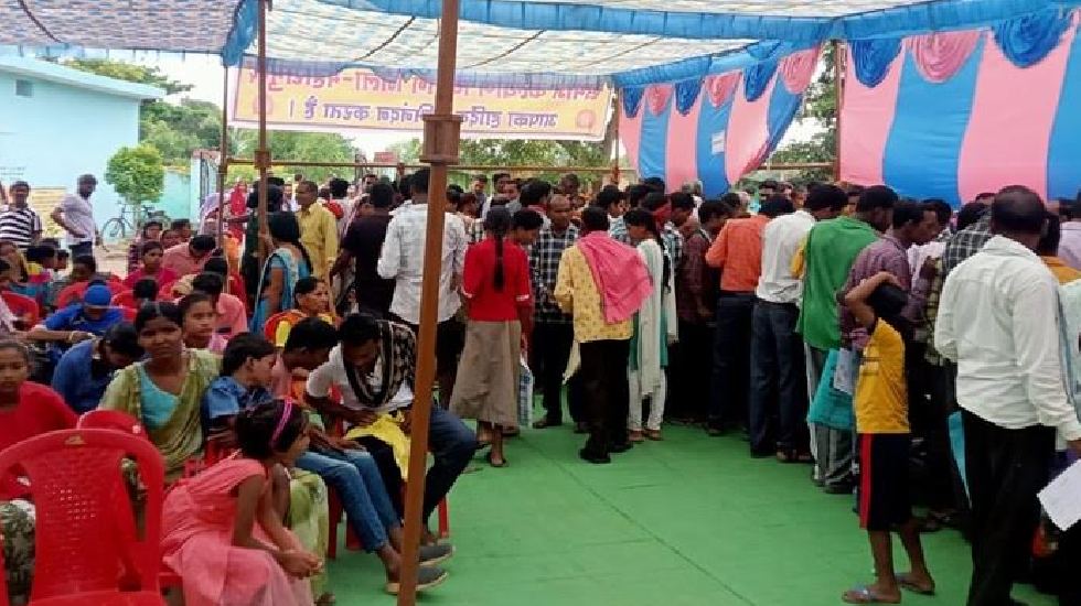 बसना : बड़ेसाजापाली में शिविर से 820 लोगों ने लिया लाभ - CG Sandesh