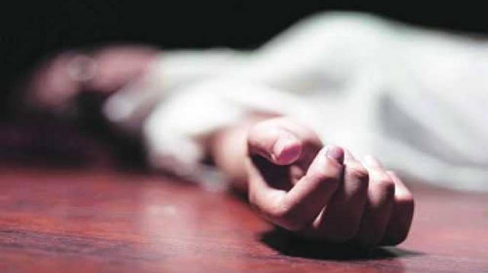 CG - बाइक से गिरकर महिला की मौत - CG Sandesh