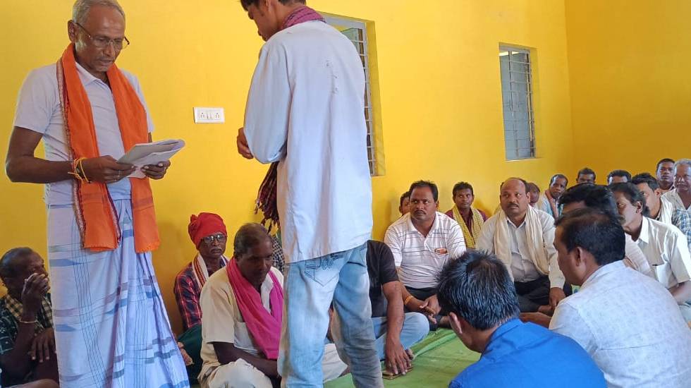 बसना-सरायपाली के उपकेंद्र गढ़गांव में फुलझर राज झेरिया यादव ... - CG Sandesh