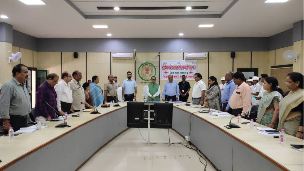 महासमुंद : मुख्य कार्यपालन अधिकारी सह जनरल सेक्रेटरी एम.के. ... - CG Sandesh