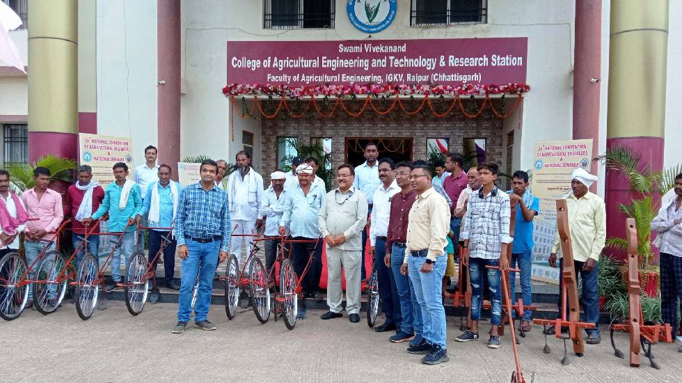 महासमुंद जिले के निकरा ग्राम धनसुली के कृषकों हेतु जागरूकता ... - CG Sandesh
