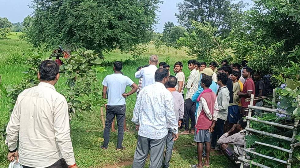 पिथौरा : खेत में मिली थी लाश, अज्ञात के खिलाफ हत्या का केस द... - CG Sandesh