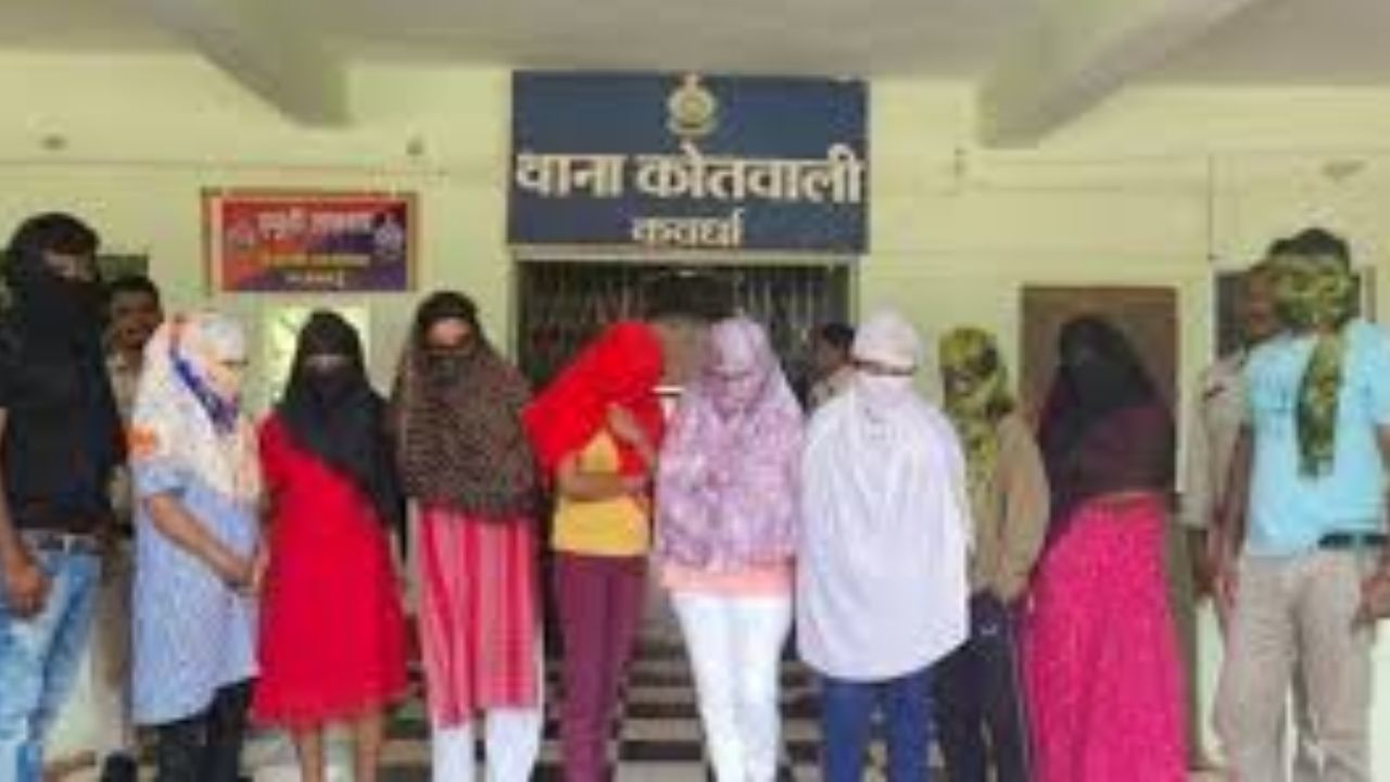 CG : देह व्यापार का भंडाफोड़, संदिग्ध हालत में पकड़ाए 8 युवतिय... - CG Sandesh