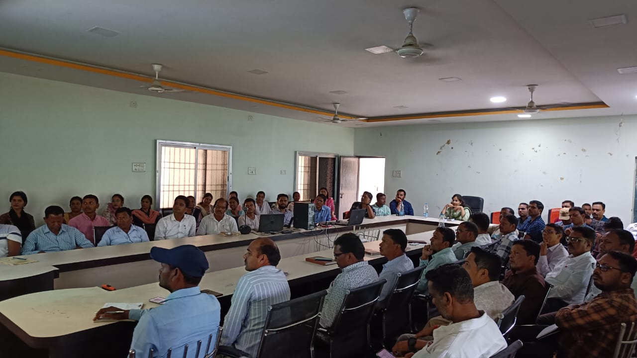महासमुंद : डिजिटल फसल सर्वे (DCS) के संबंध में अधिकारियों और... - CG Sandesh